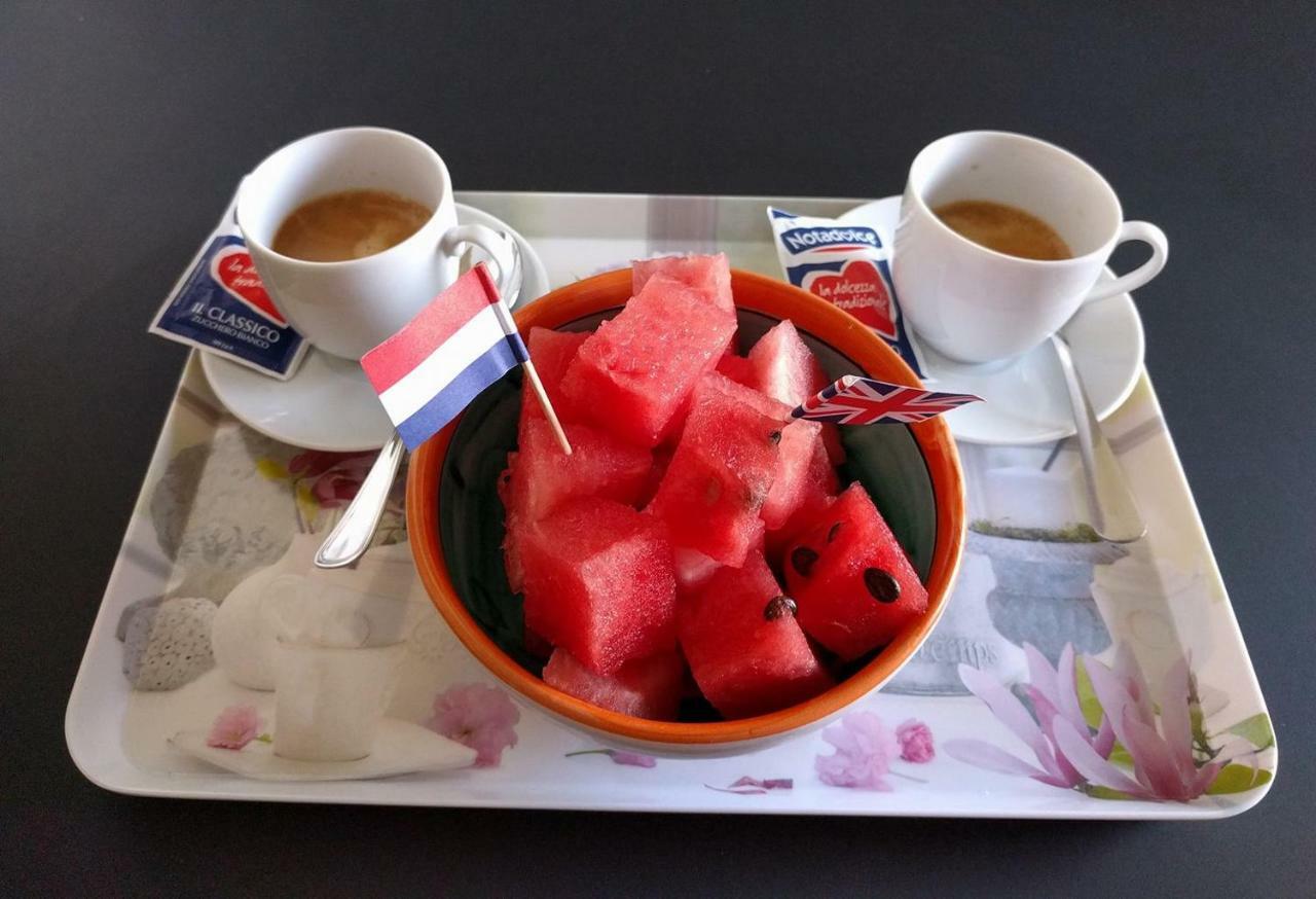 Residenza Guglielmi Bed & Breakfast กัมโปบัสโซ ภายนอก รูปภาพ